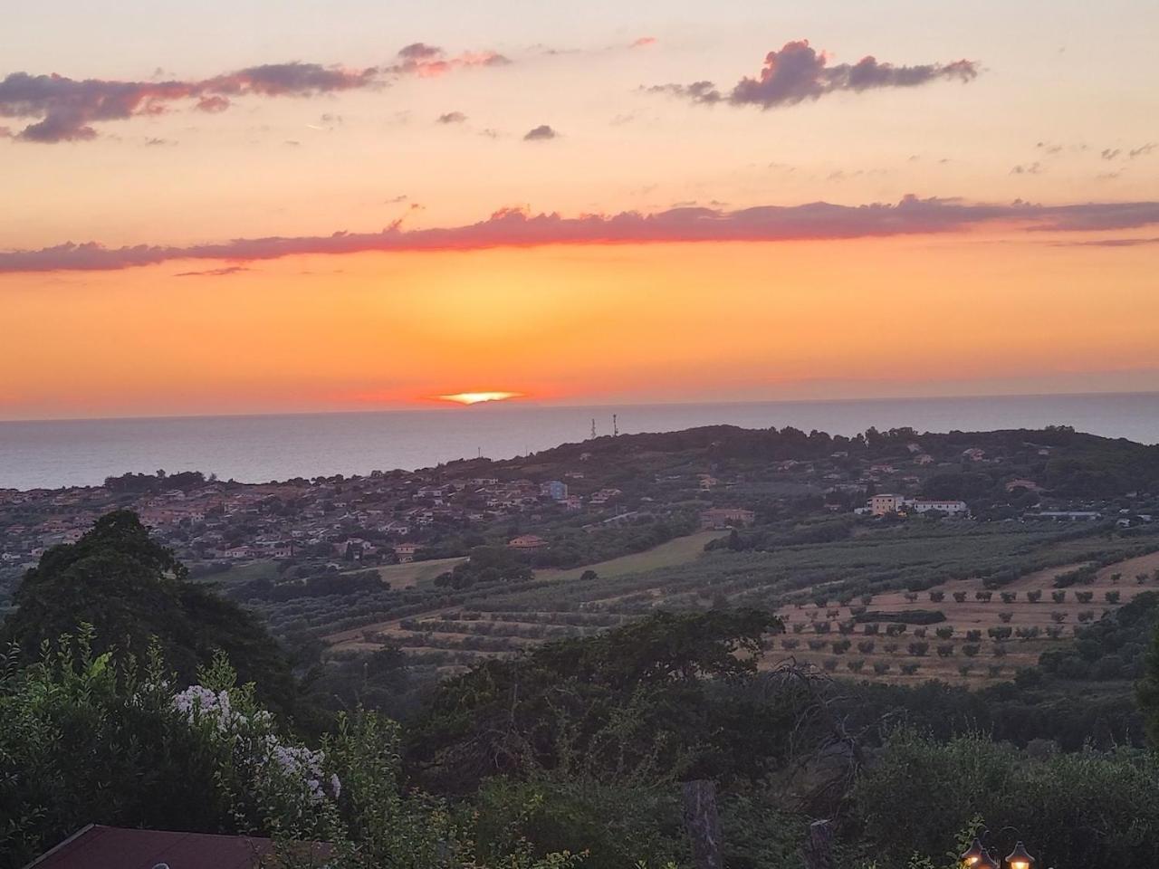 Agriturismo Le Rondini Di San Bartolo San Vincenzo Exterior photo